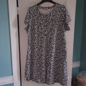 Isaac Mizrahi Black & White Floral-Print Short Sleeve Dress